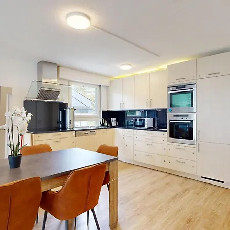 Grosszuegige 4 Schlafzimmer In Bergblick Zentrale Lage Apartmán *