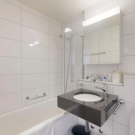 Grosszuegige 4 Schlafzimmer In Bergblick Zentrale Lage Apartmán
